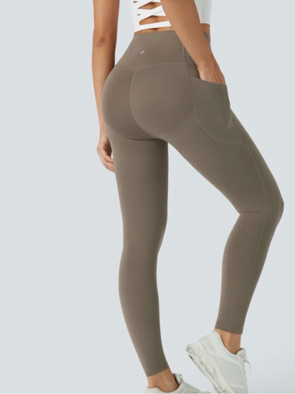 Butt lifting Halara 7/8 cropped High-Rise Pocket Leggings